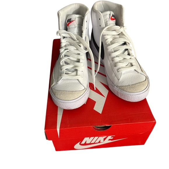 Nike Blazer Mid ‘77 White and Black Sneakers - Picture 2 of 7